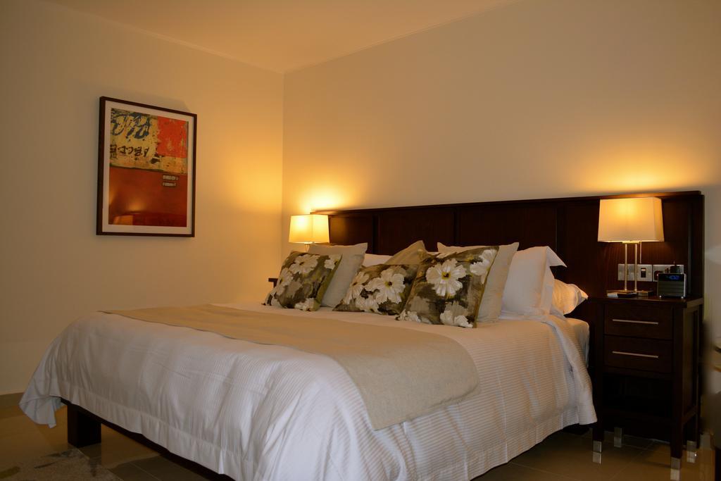 New Brookfields Hotel Freetown Oda fotoğraf