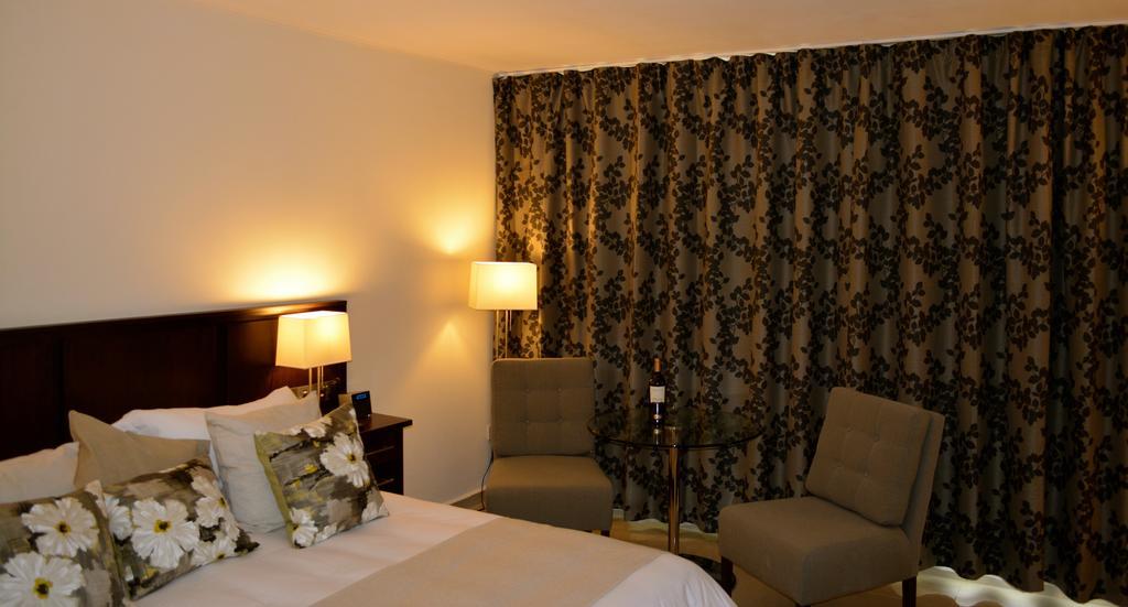 New Brookfields Hotel Freetown Oda fotoğraf