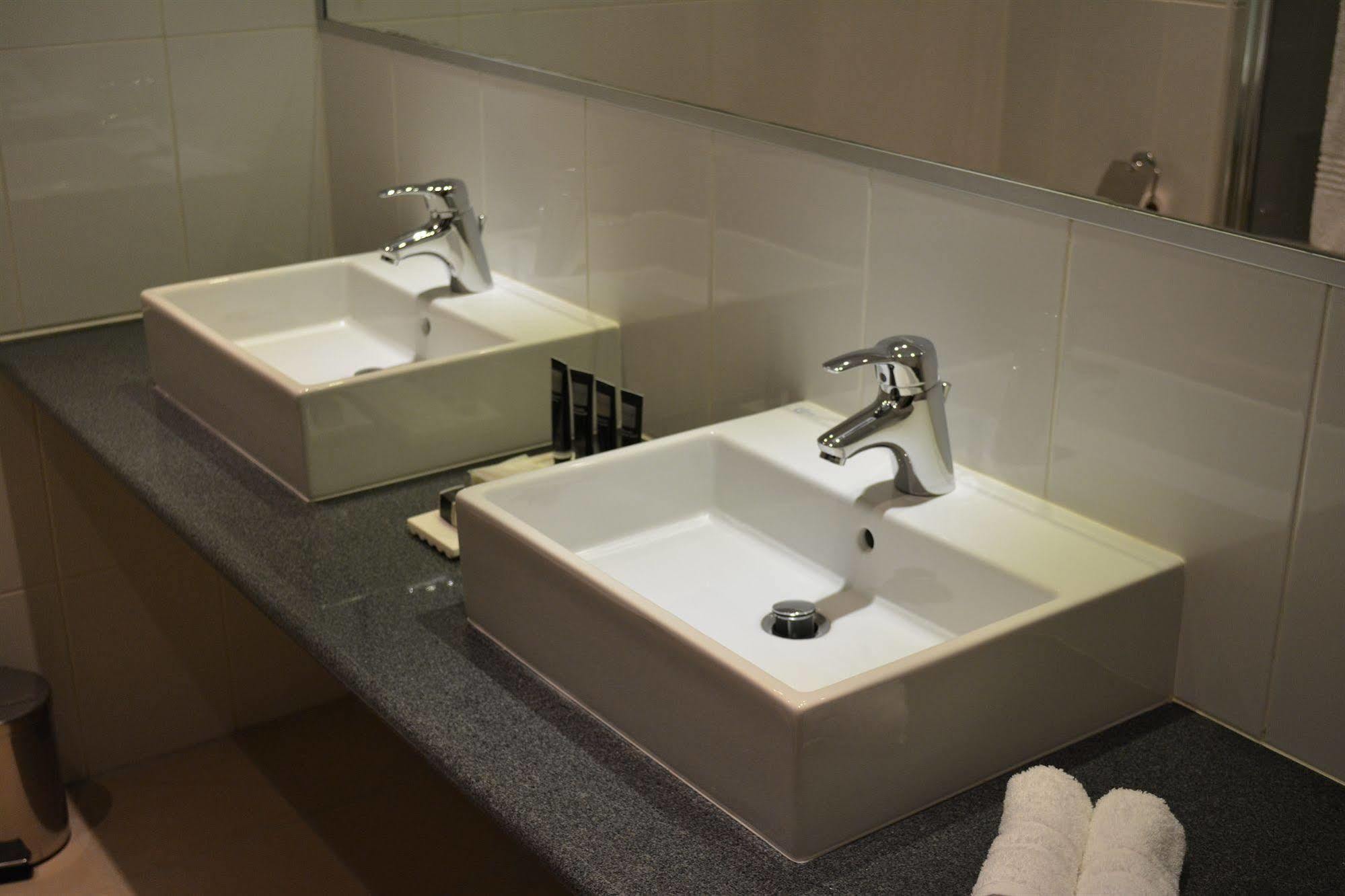 New Brookfields Hotel Freetown Dış mekan fotoğraf